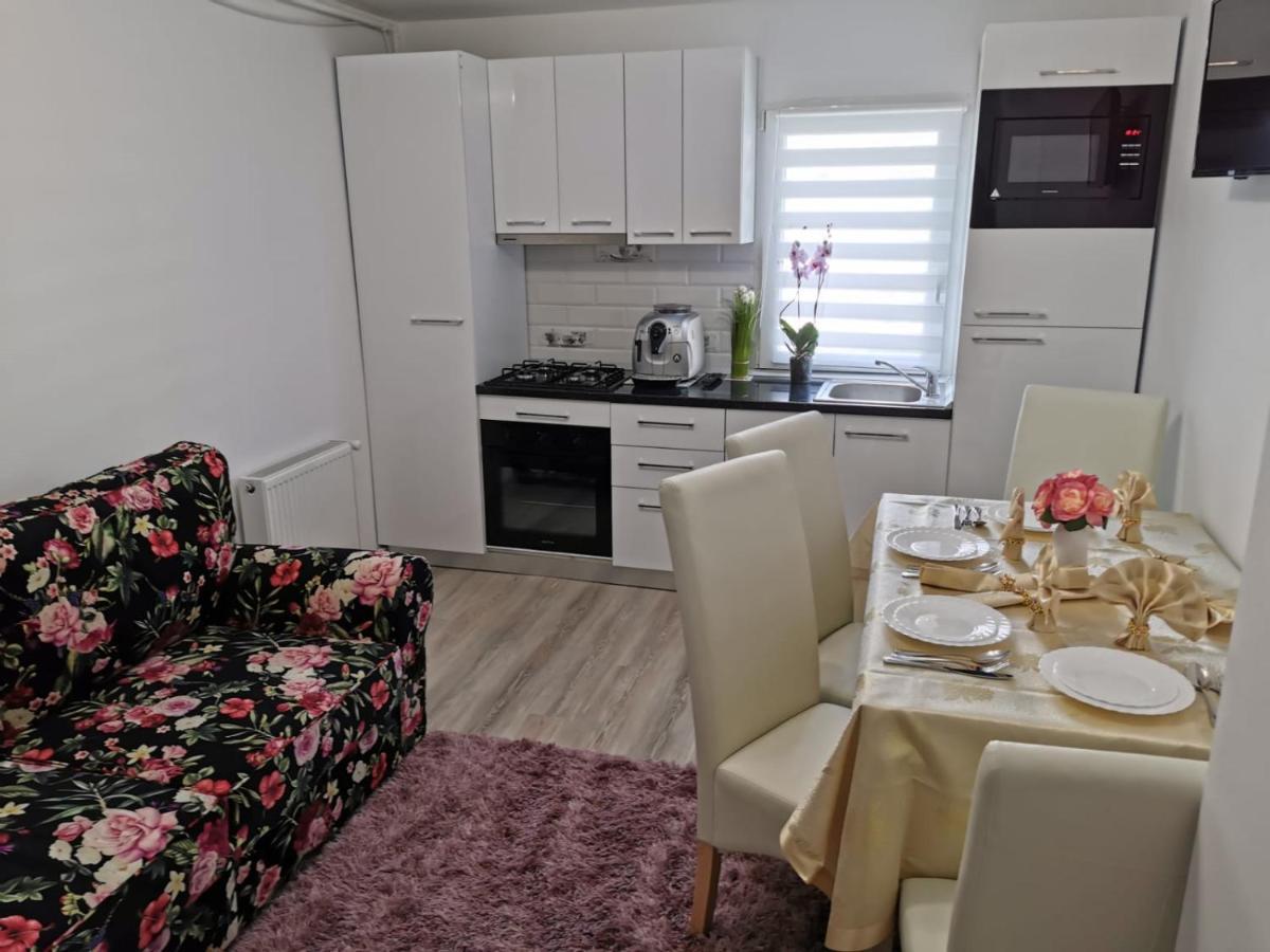 Apartament Gold Luxury Apartman Aknavásár Kültér fotó