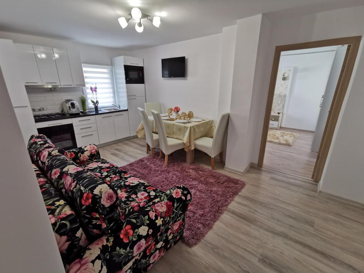 Apartament Gold Luxury Apartman Aknavásár Kültér fotó